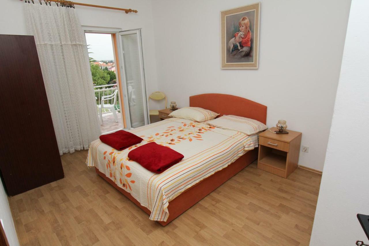 Apartmani Nado Majica Sveti Filip i Jakov Exterior foto