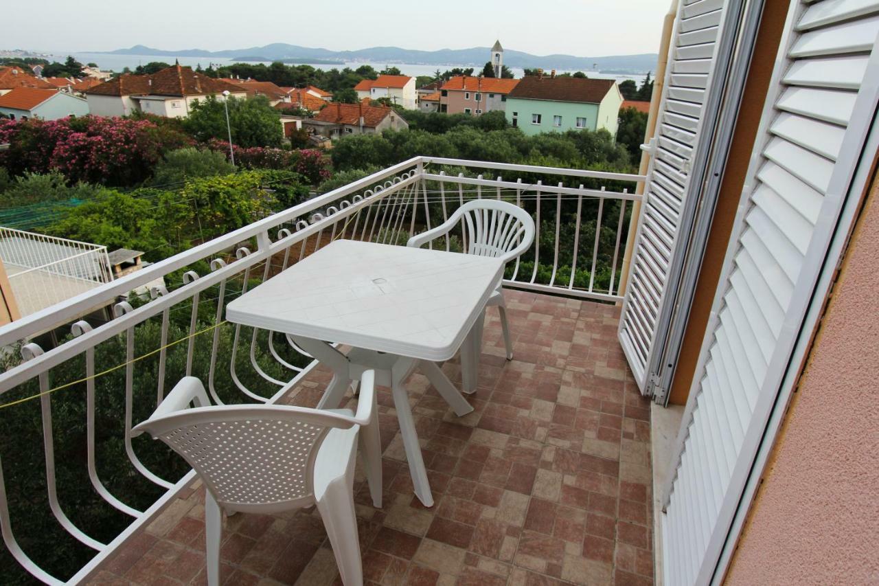 Apartmani Nado Majica Sveti Filip i Jakov Exterior foto
