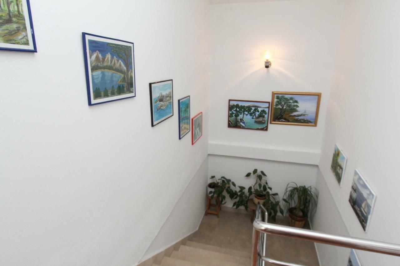 Apartmani Nado Majica Sveti Filip i Jakov Exterior foto